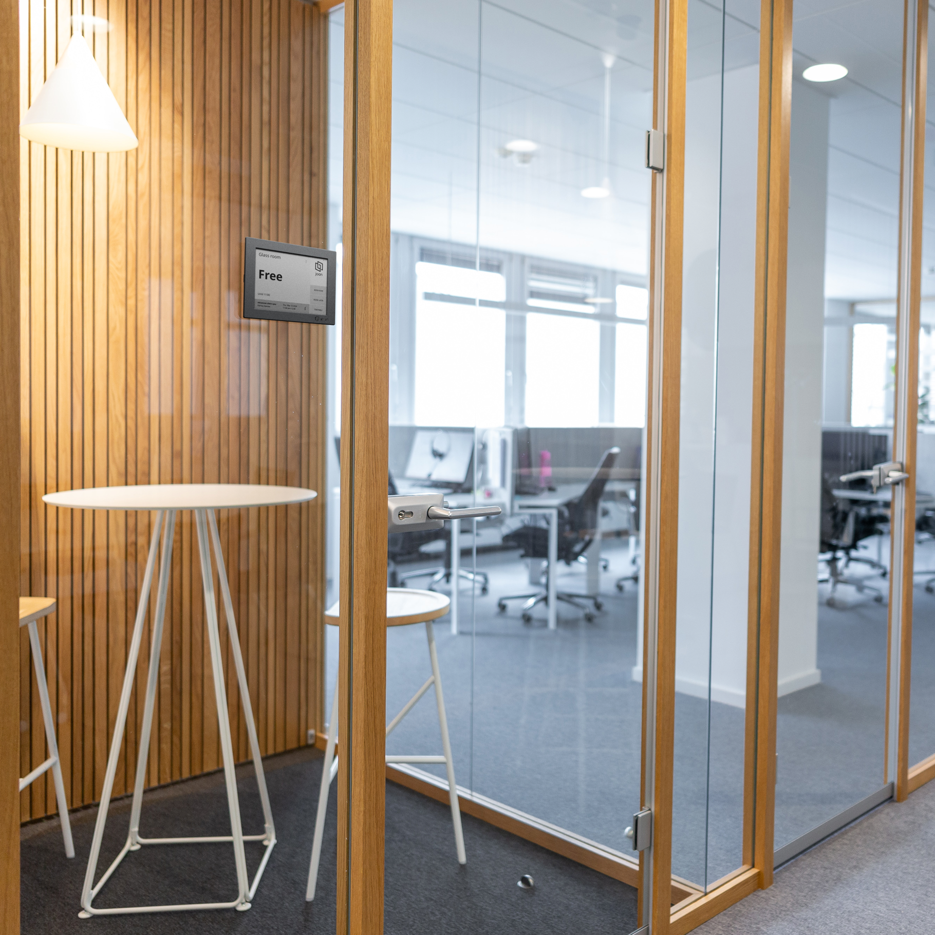 JOAN 6 RE Raummanager, 6″ E-Ink, nachhaltig, Office 365 & Google-Workspace-Integration, schwarzer Rahmen