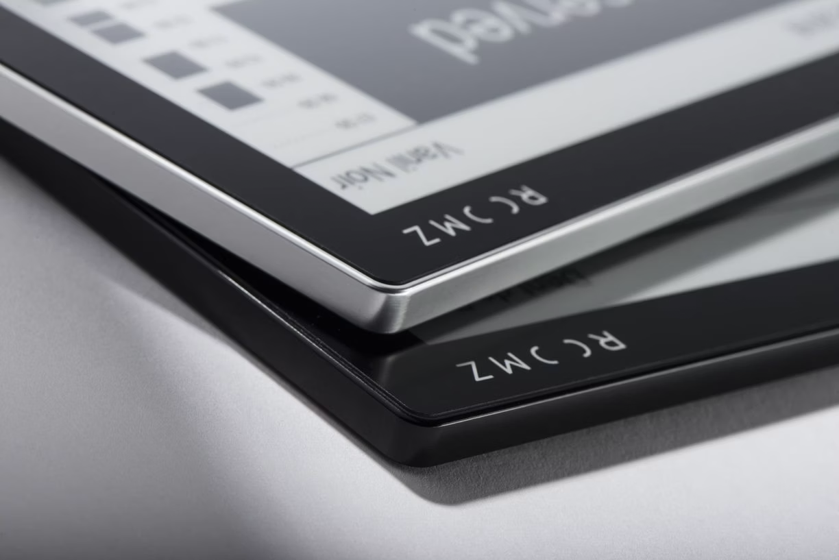 ROOMZ Display EDU Schwarz – 8″ E-Ink-Raummanager für digitale Raumverwaltung in Bildungseinrichtungen inkl. 1 Jahr Software-Lizenz ROOMZ Display EDU Schwarz – 8″ E-Ink-Raummanager für digitale Raumverwaltung in Bildungseinrichtungen inkl. 1 Jahr Software-Lizenz